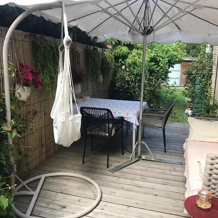 キャンプ場 Gardencaravan Near In Green Area *