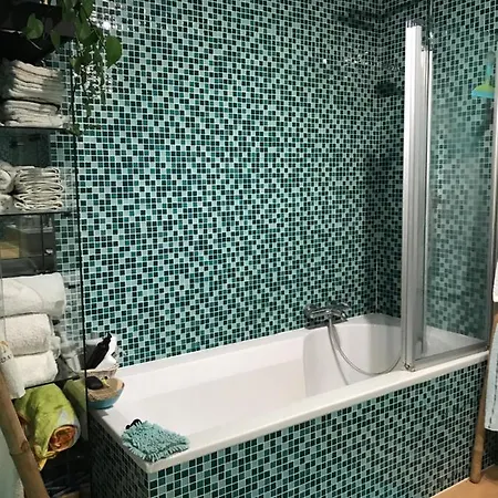 Gardencaravan Near In Green Area